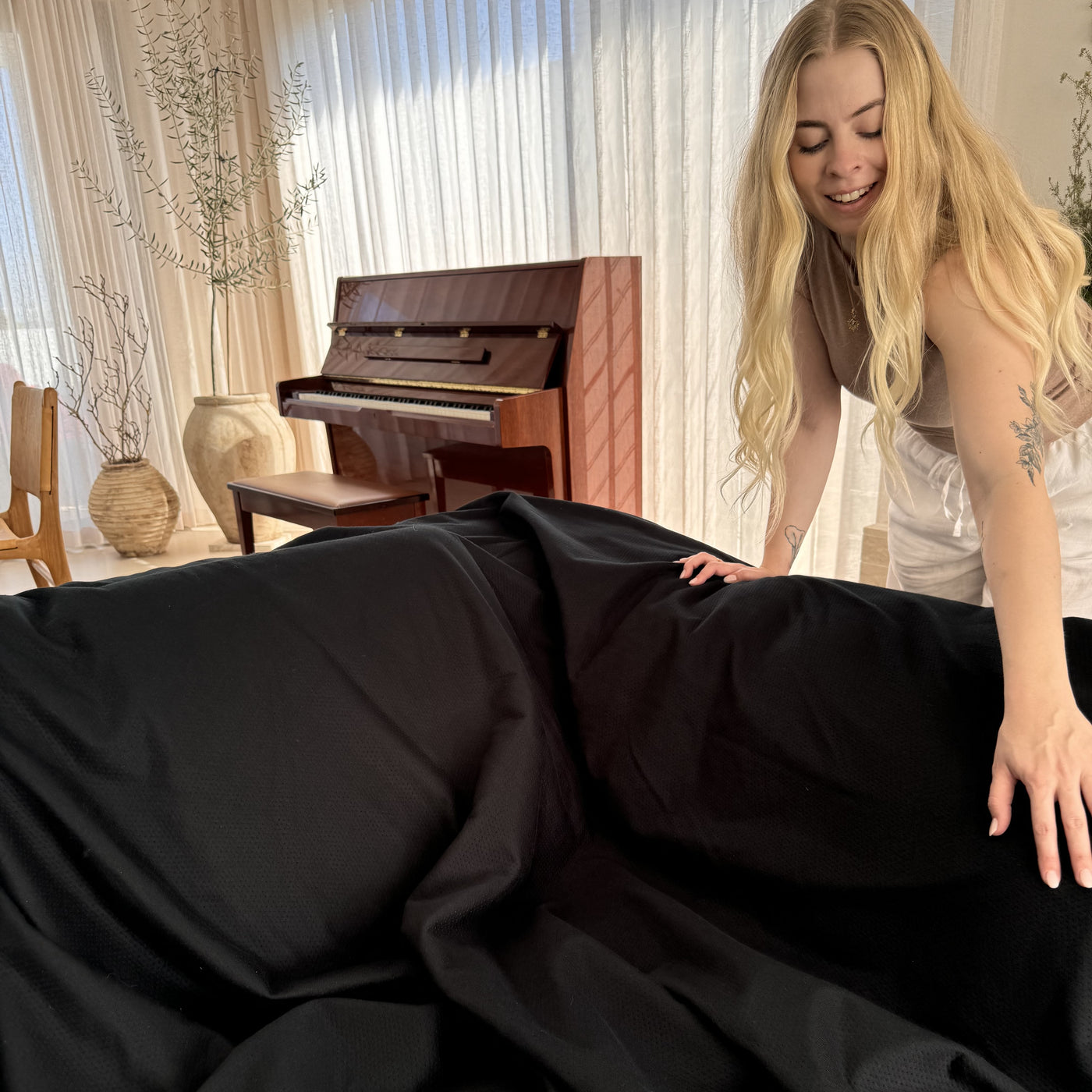 Waterproof Squirt Blanket™️ - Black Bamboo Summer Blanket