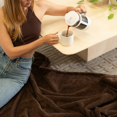 The Snuggle Range Waterproof Splash Blanket - Espresso