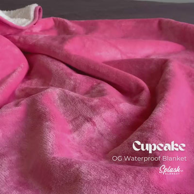 Waterproof Splash Blanket™ - Cupcake The OG